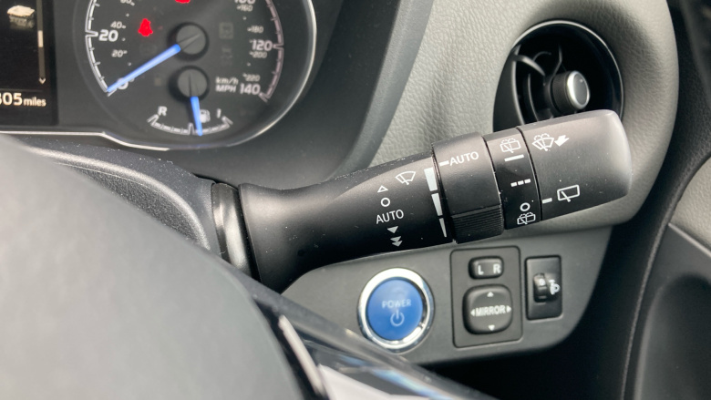 Toyota Yaris 1.0 VVT-i Icon 5dr Petrol Hatchback